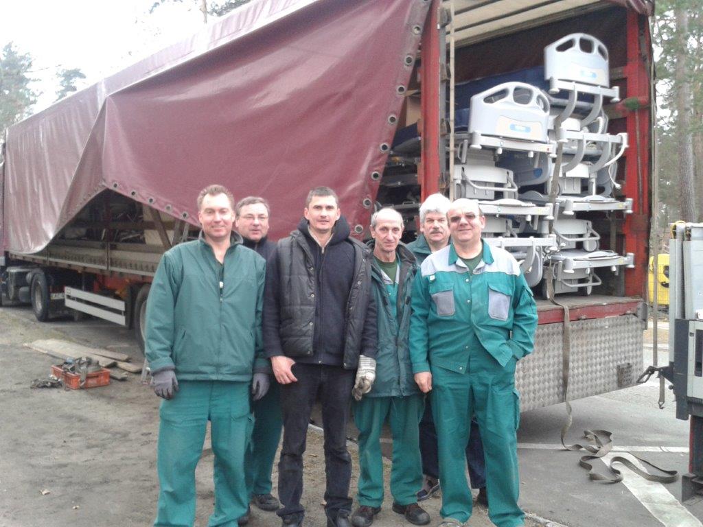 Team Technik nach dem Verladen der Hilfsgütter Team Technik nach dem Verladen der Hilfsgütter