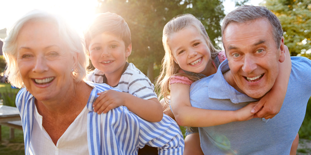 Senioren mit Enkelkindern Fit im Alter