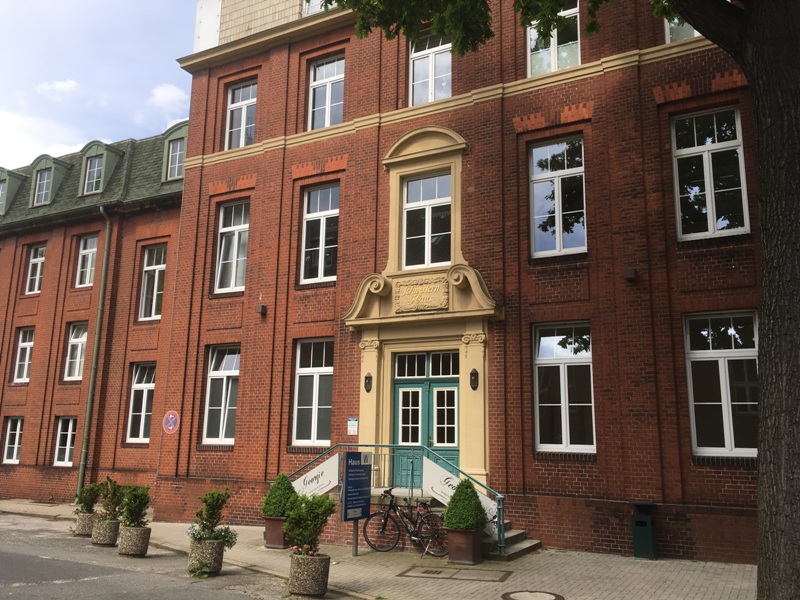 Z.A.G.: Asklepios Klinik St. Georg, Haus W Bild: Gebäudefassade ZAG bei der Asklepios Klinik St. Georg, Haus W