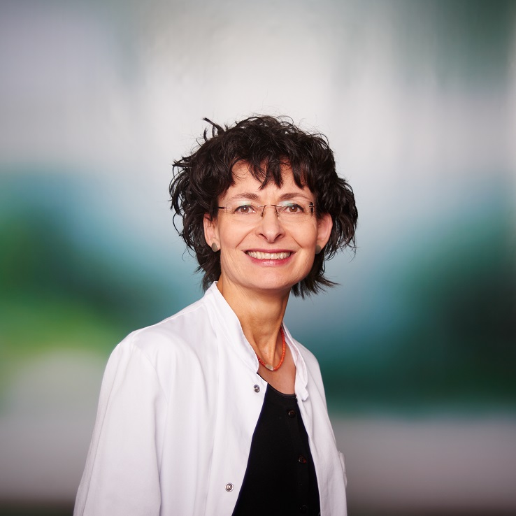 Dr. Susanne Becker Dr. Susanne Becker