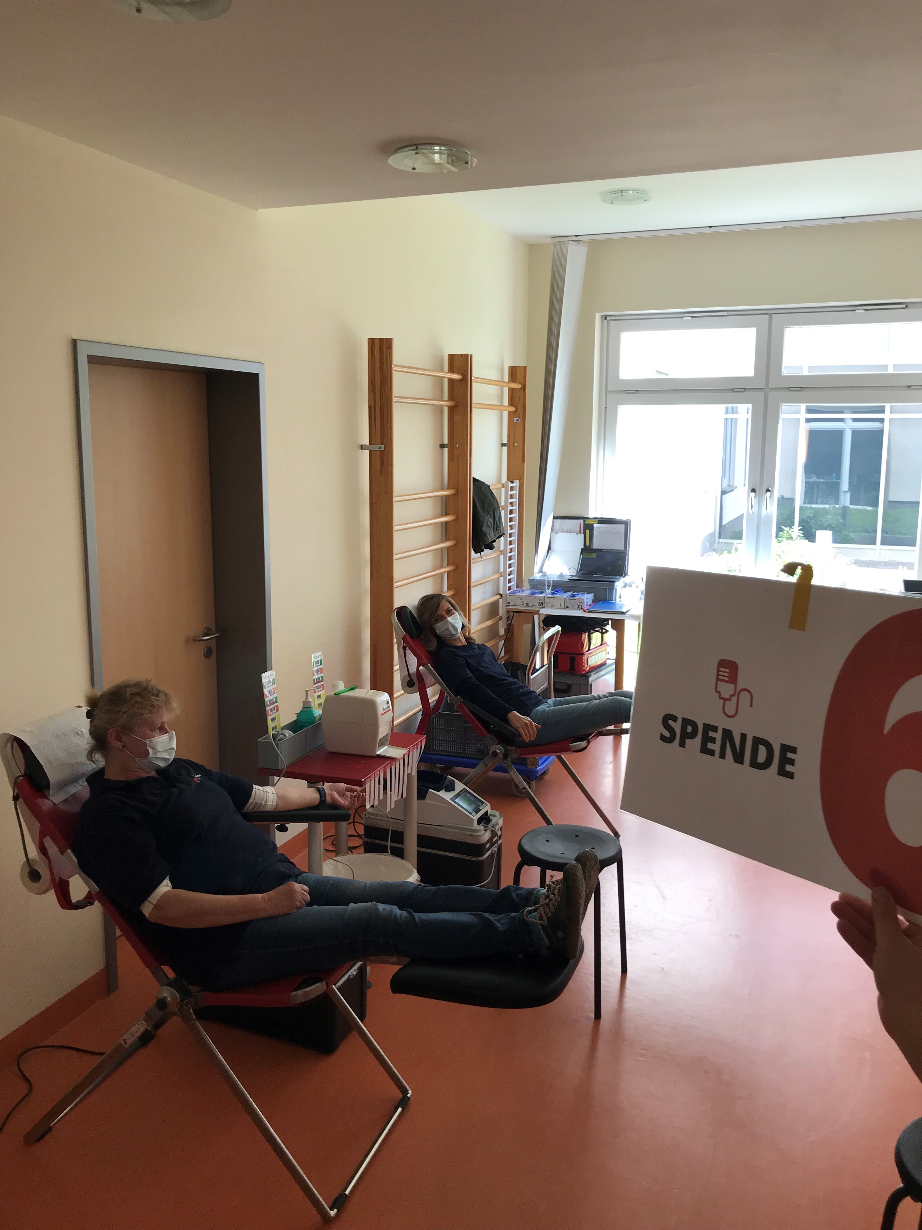 Blutspenden ist auch in Zeiten Corona ungefährlich Blutspenden ist auch in Zeiten Corona ungefährlich