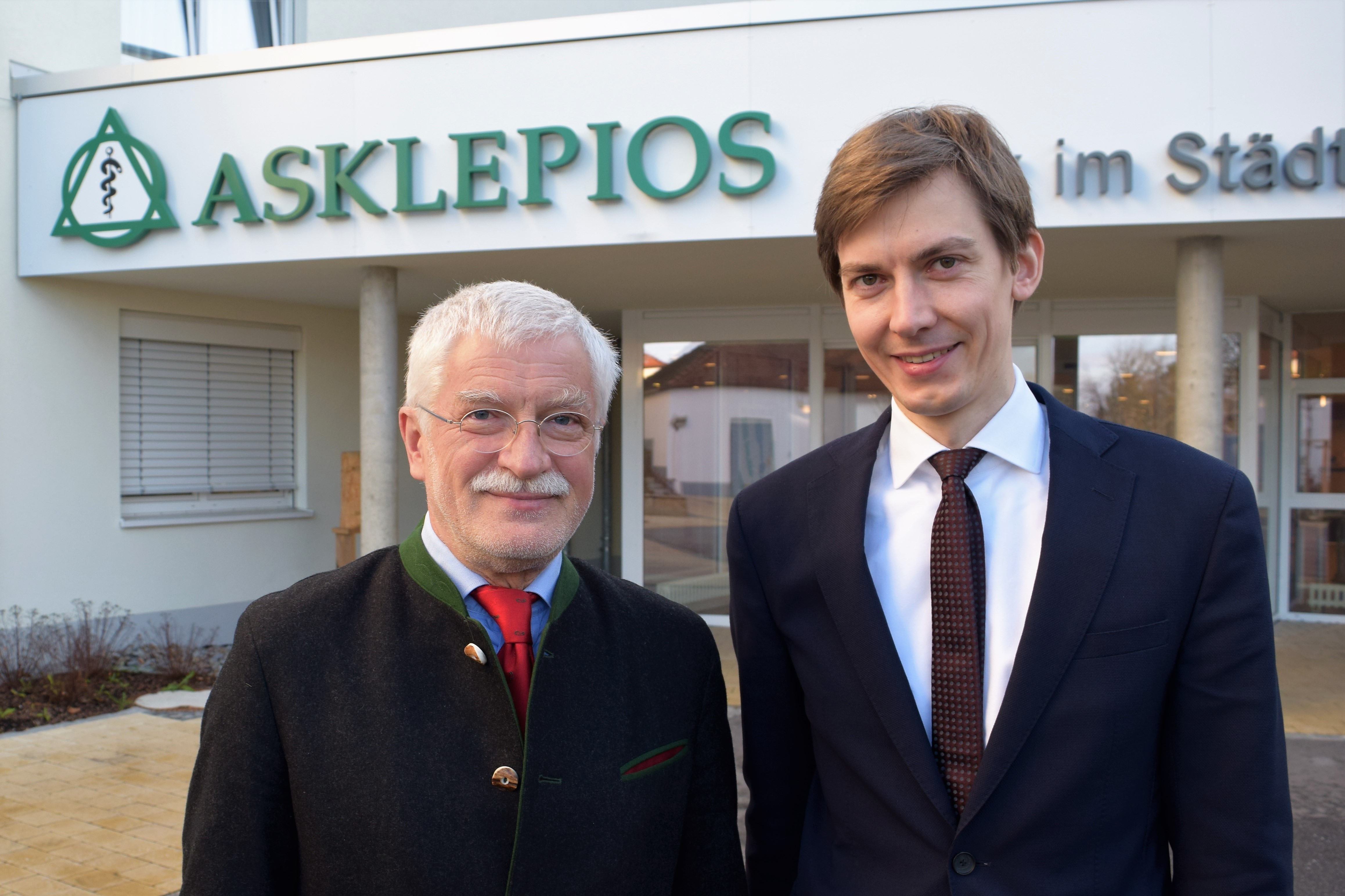 Dr. Franz Josef Riedhammer (li) und Felix Rauschek Foto: Dr. Franz Josef Riedhammer (li) und Felix Rauschek (Foto: Asklepios im Städtedreieeck)