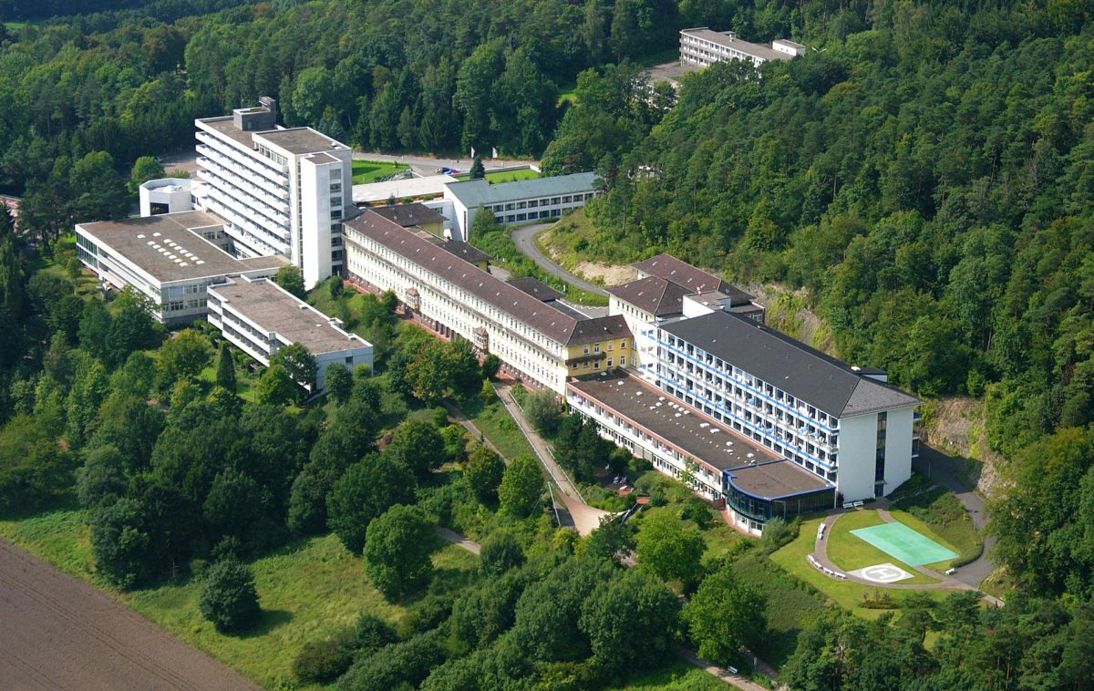 Luftaufnahme Asklepios Weserbergland-Klinik Höxter Luftaufnahme Asklepios Weserbergland-Klinik Höxter