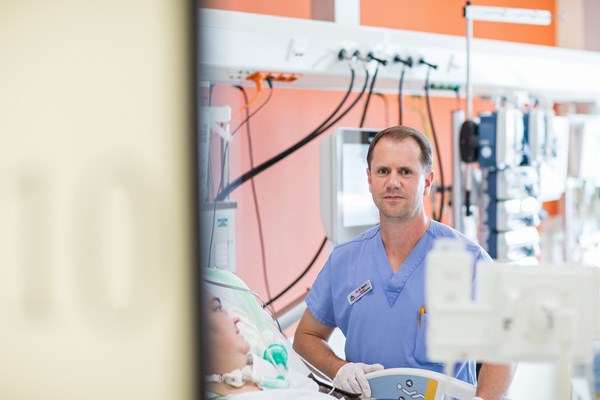 intensivstation ärztliche Behandlung - Intensivstation