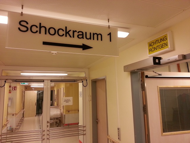 Eingang zum Schockraum Schild mit der Aufschrift