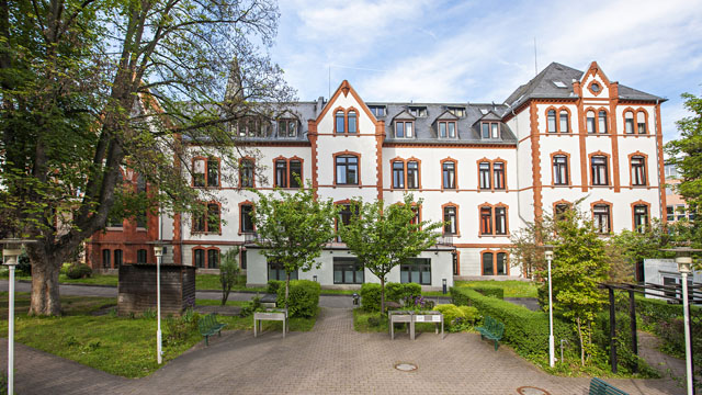 Brunnen Asklepios Paulinen Klinik Aussenansicht APK