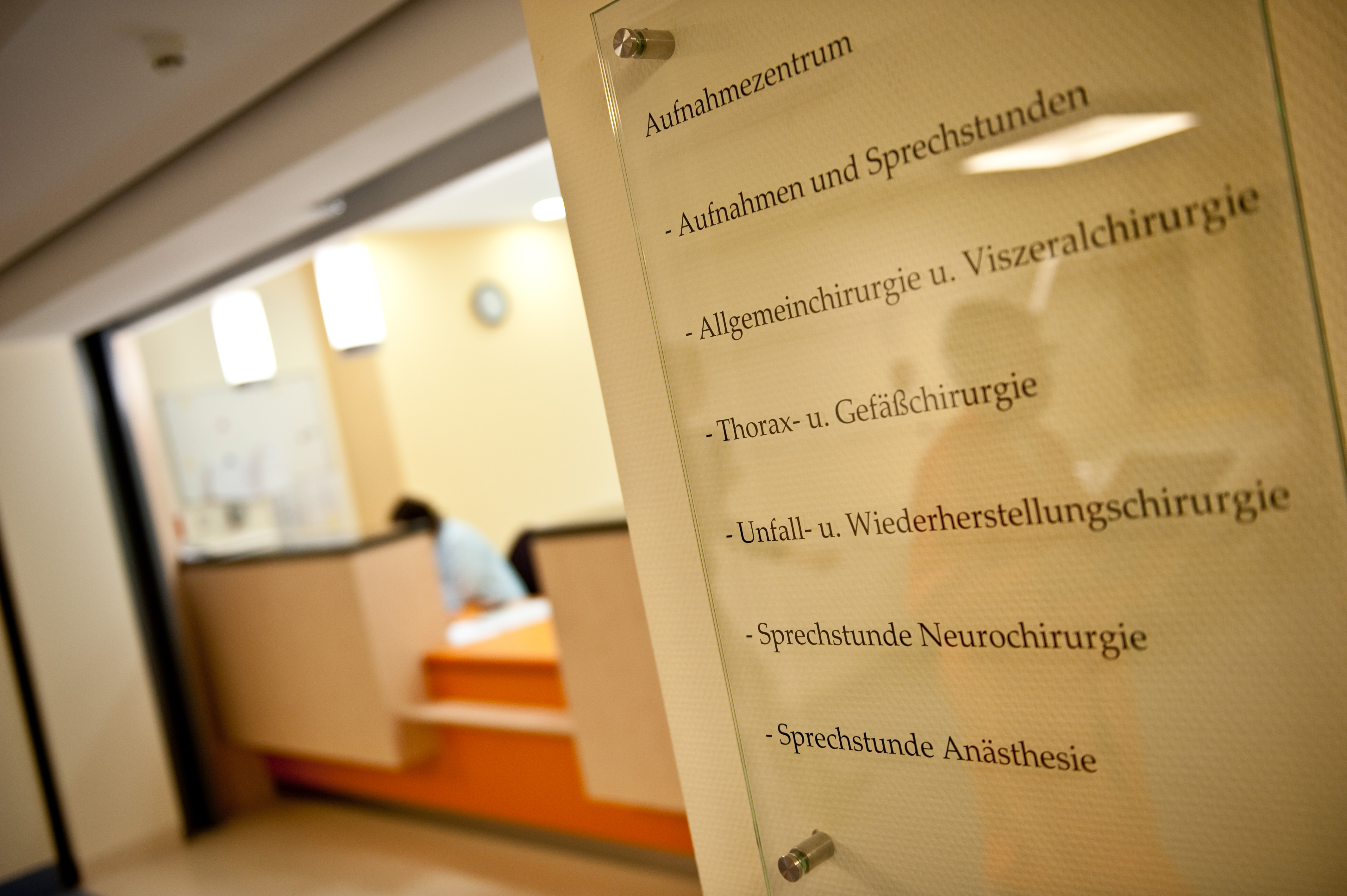 Tresen Aufnahmezentrum Barrierefreier Empfangstresen